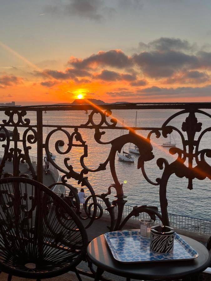 Appartement Sur La Corniche Kennedy Face A La Mer Marseille Exterior photo