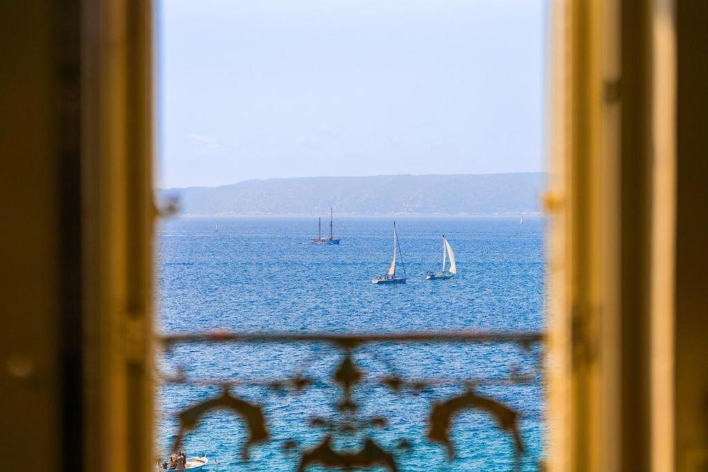 Appartement Sur La Corniche Kennedy Face A La Mer Marseille Exterior photo