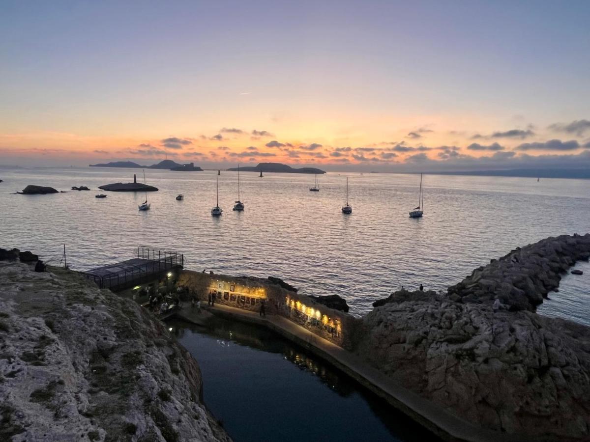 Appartement Sur La Corniche Kennedy Face A La Mer Marseille Exterior photo